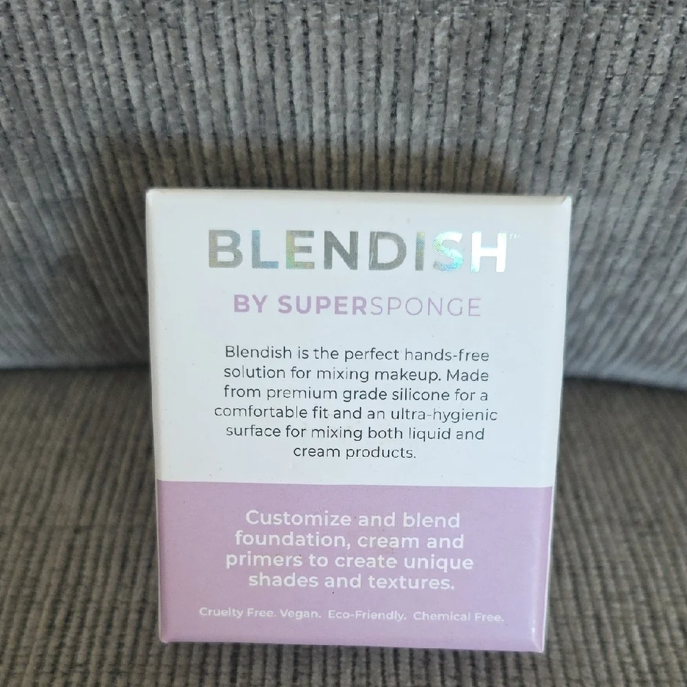 Blendish Silicone Pallet Ring And Makeup Sponge +‎ Scrubber Set By Supersponge